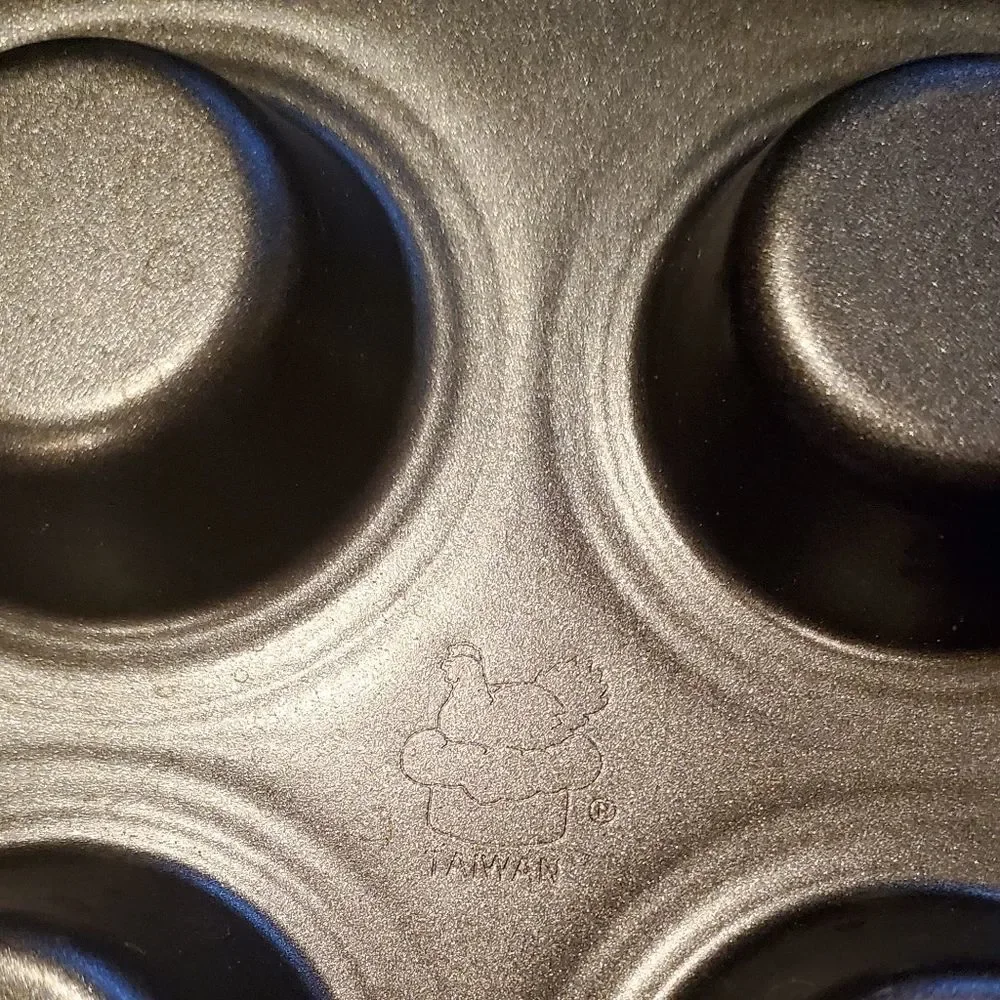 Pampered Chef Mini Muffin Pan #1 - Picture 3 of 5